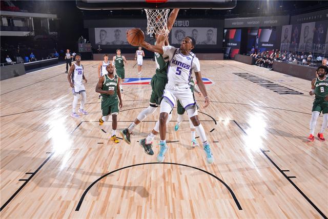 随着更多球 随着更多球