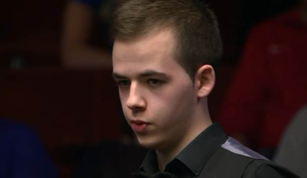 中展现出 中展现出