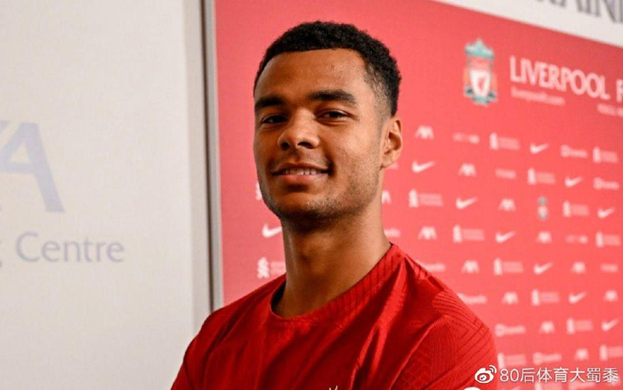 若内场坑洼 若内场坑洼